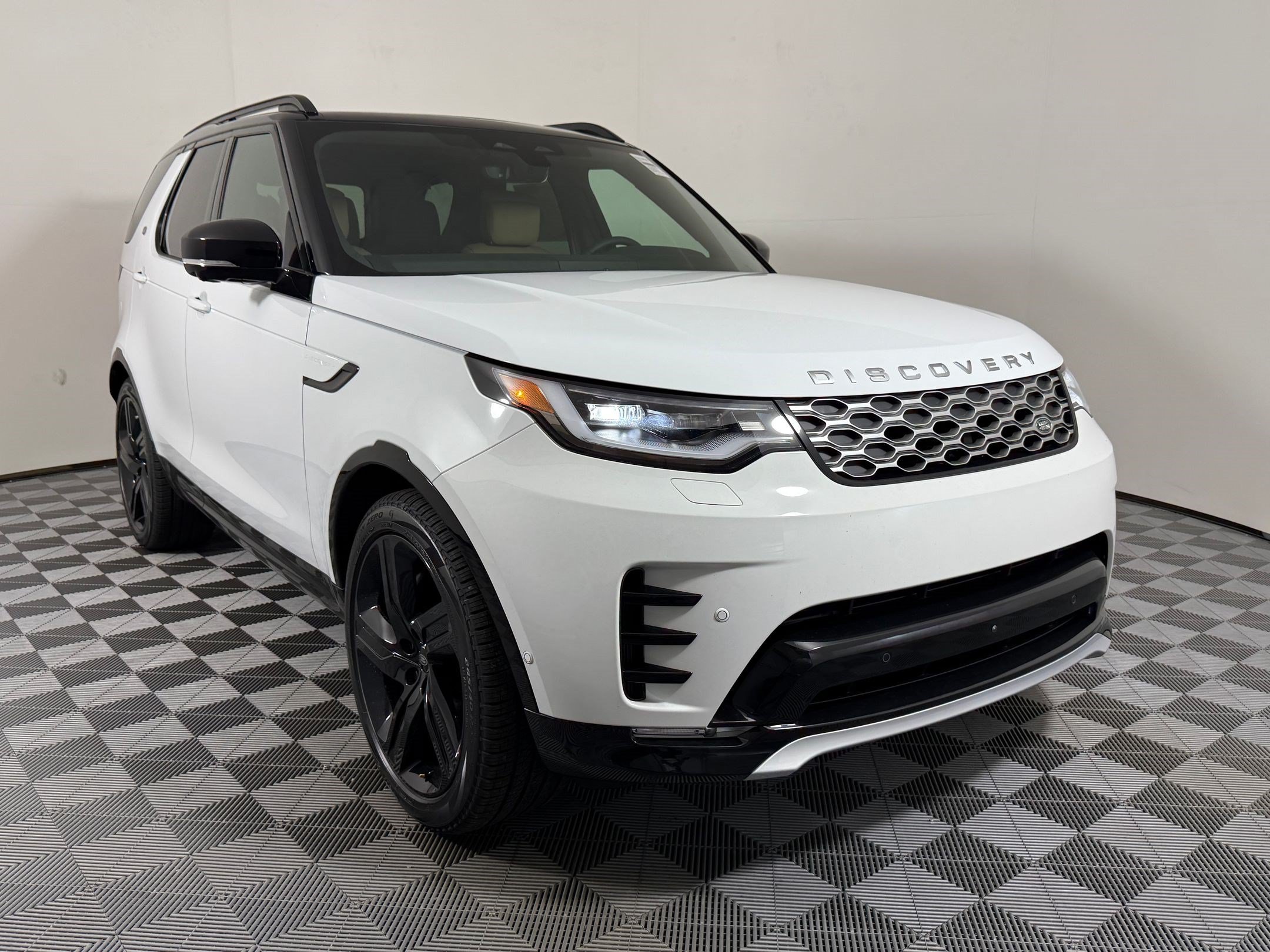 New 2026 Land Rover Discovery Limited Edition AWD/4WD image 7