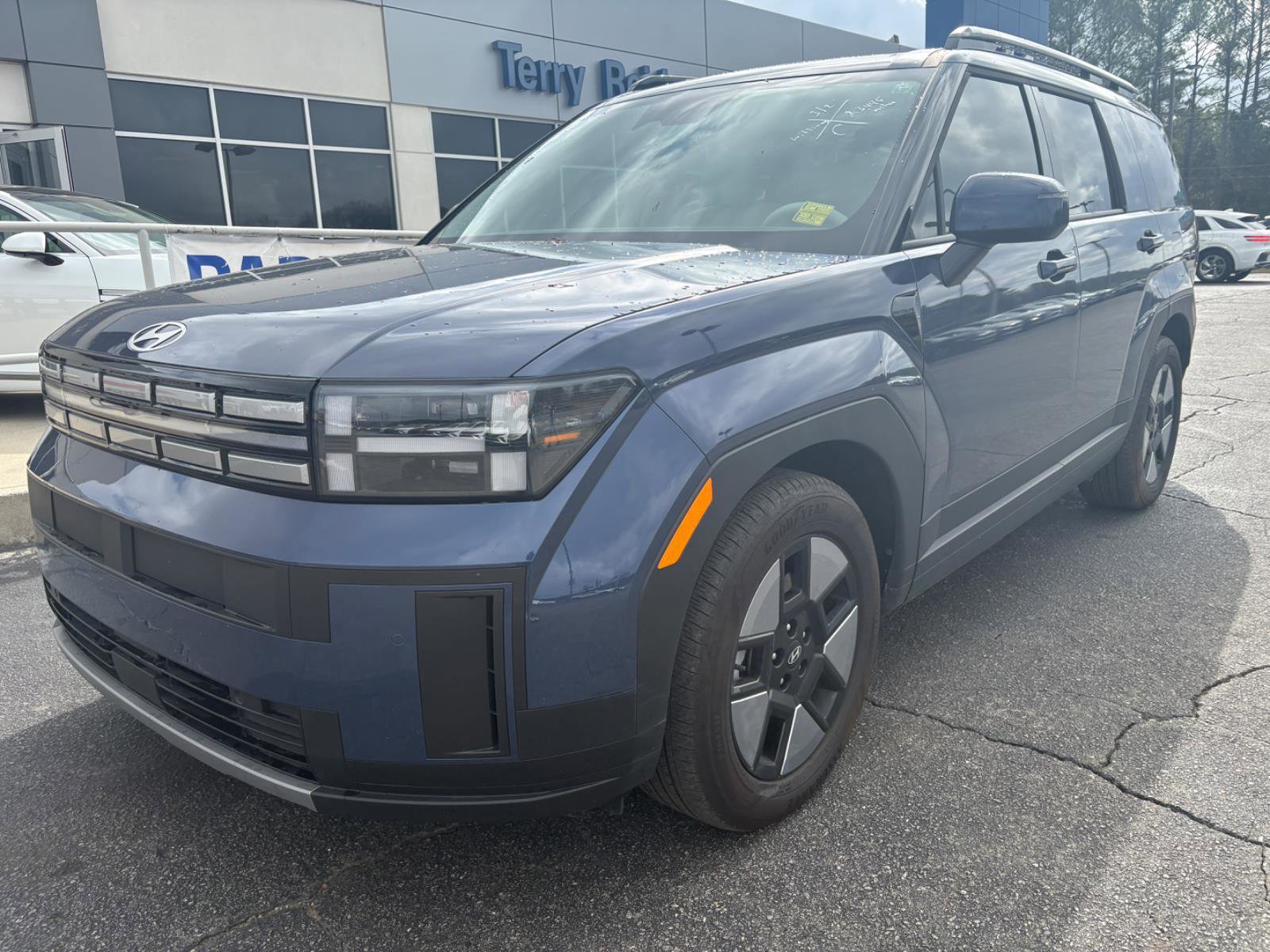 Used 2025 Hyundai Santa Fe SEL image 1