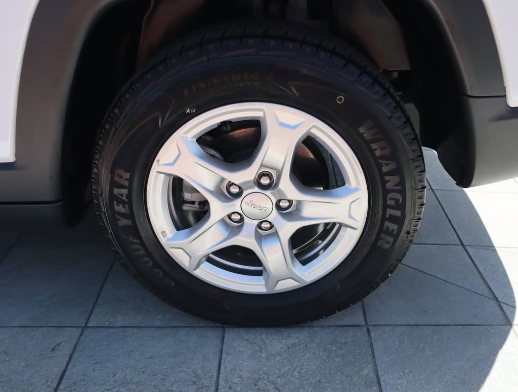 Used 2022 Jeep Compass Sport FWD image 10