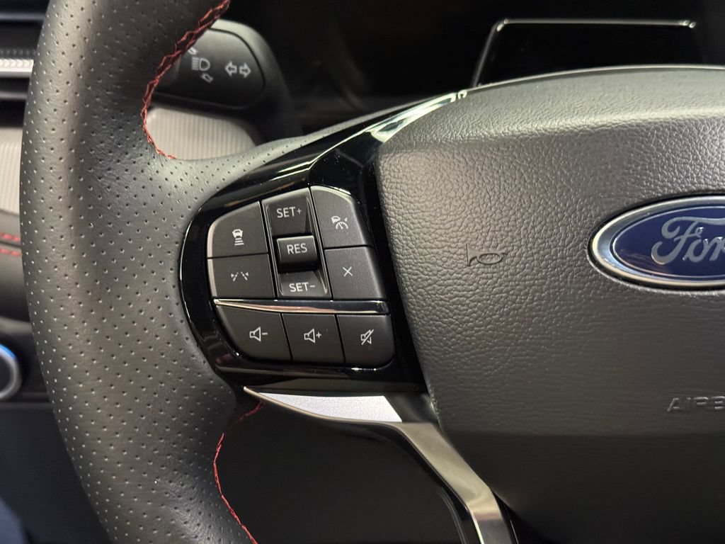Used 2025 Ford Explorer ST-Line w/ Premium Package AWD/4WD image 11