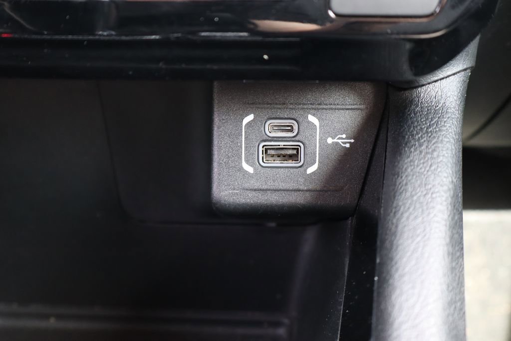 Used 2024 Jeep Compass Limited image 23
