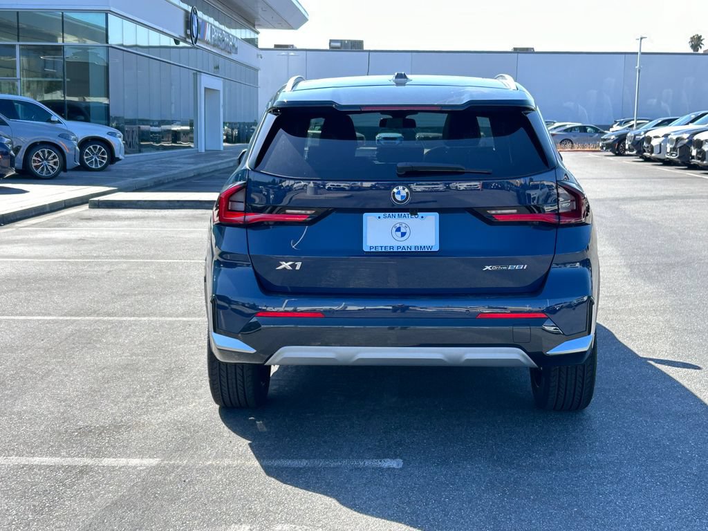 New 2026 BMW X1 xDrive28i w/ Convenience Package AWD/4WD image 4
