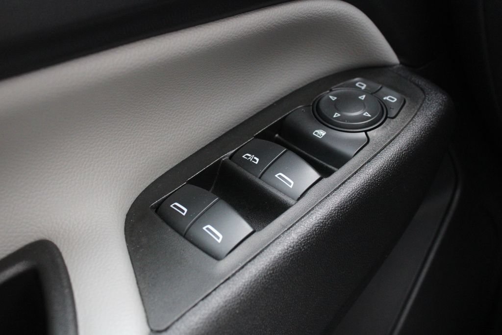 Used 2024 Chevrolet Equinox LS w/ LS Convenience Package FWD image 7