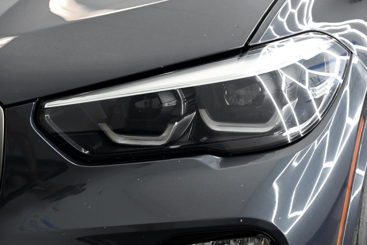 Used 2020 BMW X5 M50i w/ Premium Package image 10