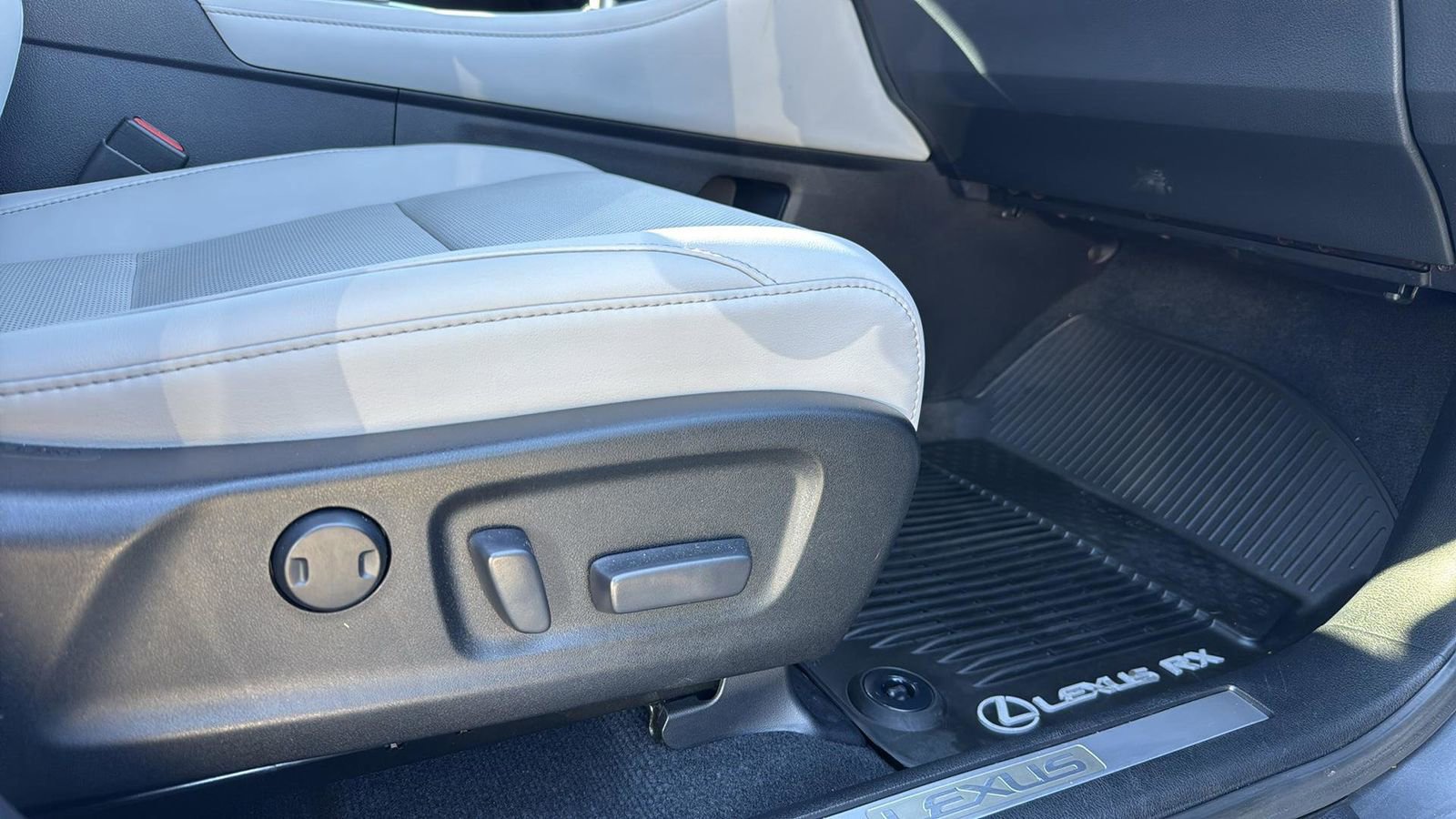 Used 2022 Lexus RX 350 FWD w/ Premium Package image 24