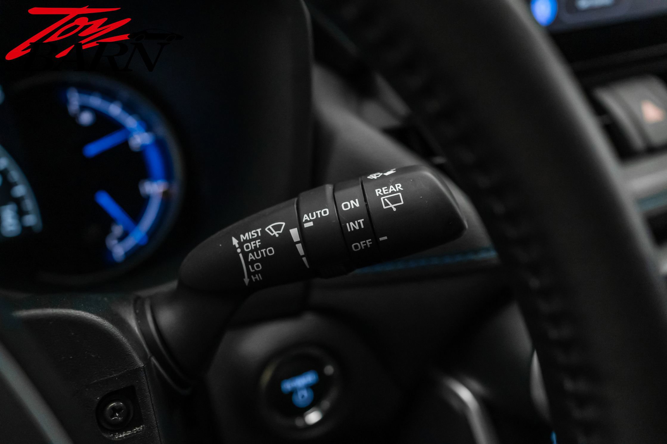 Used 2023 Toyota RAV4 SE w/ Convenience Package image 33