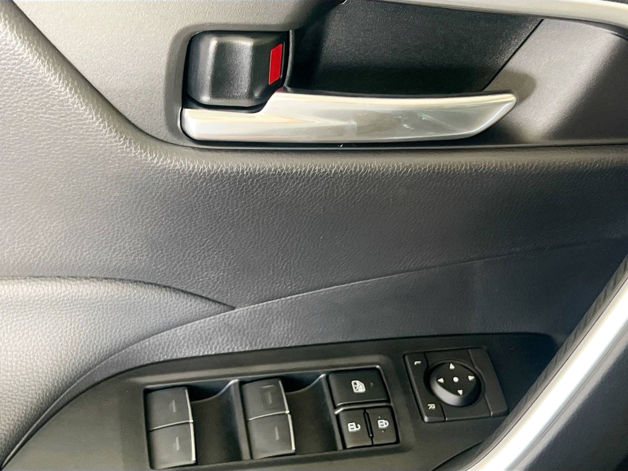 Used 2025 Toyota RAV4 XLE Premium image 16