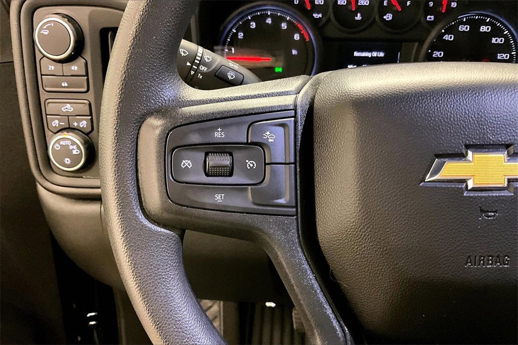 Used 2024 Chevrolet Silverado 2500 Custom image 12