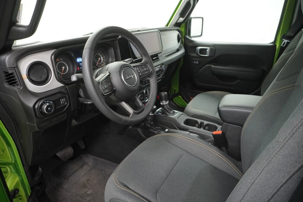 Used 2025 Jeep Wrangler Sport AWD/4WD image 14