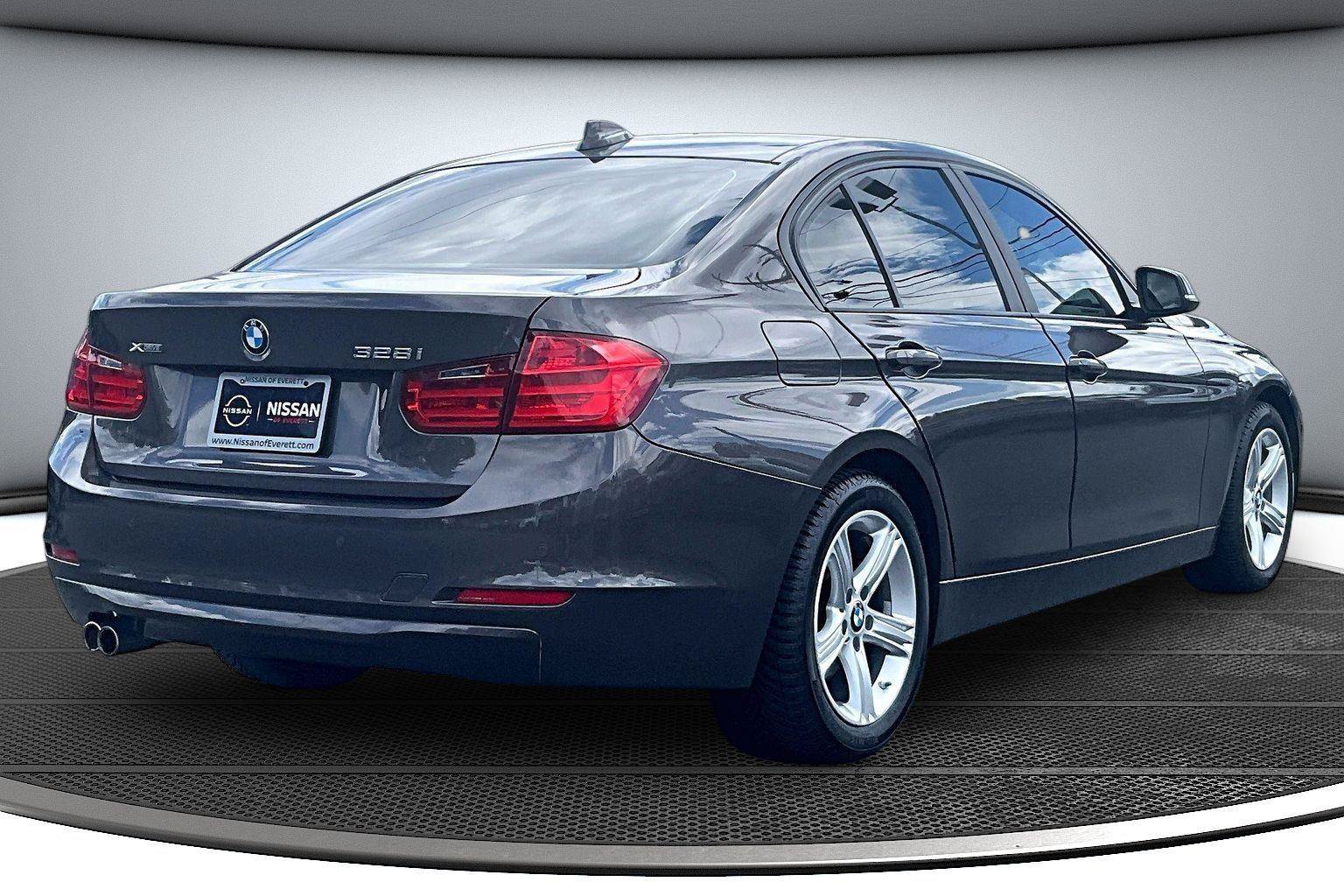 Used 2014 BMW 328i xDrive Sedan AWD/4WD image 6
