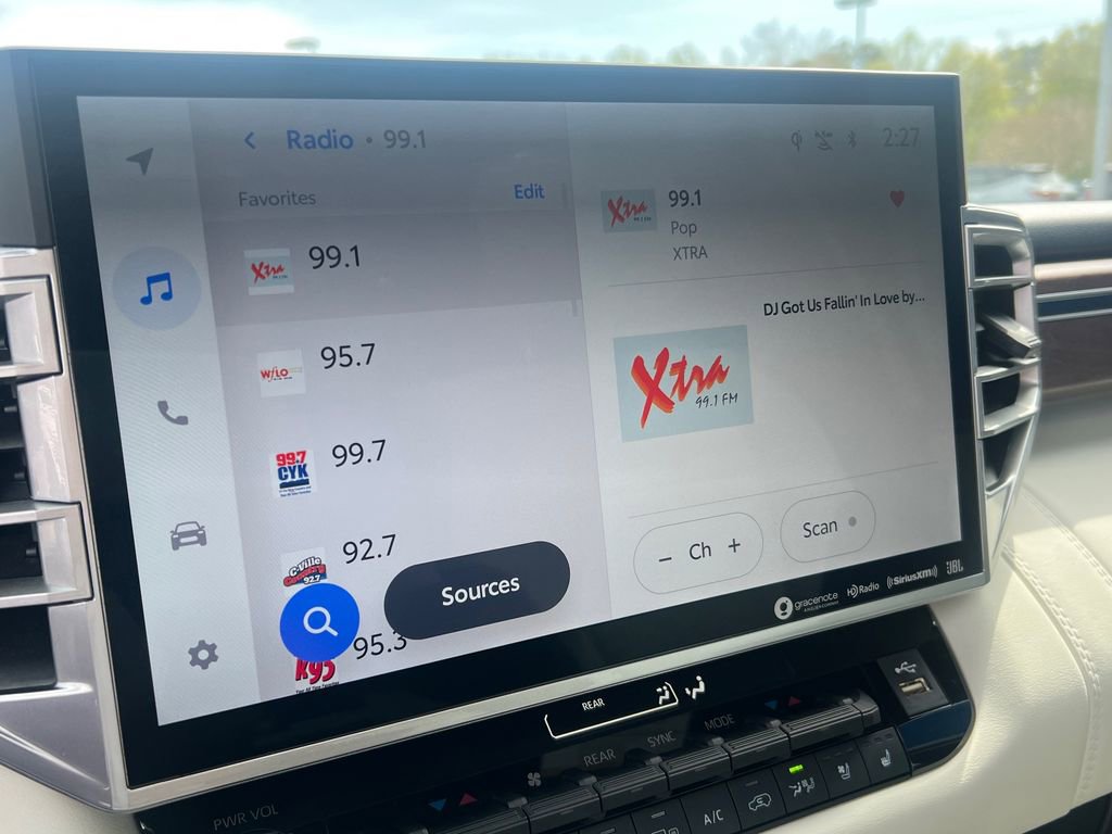 Used 2023 Toyota Sequoia Capstone image 9