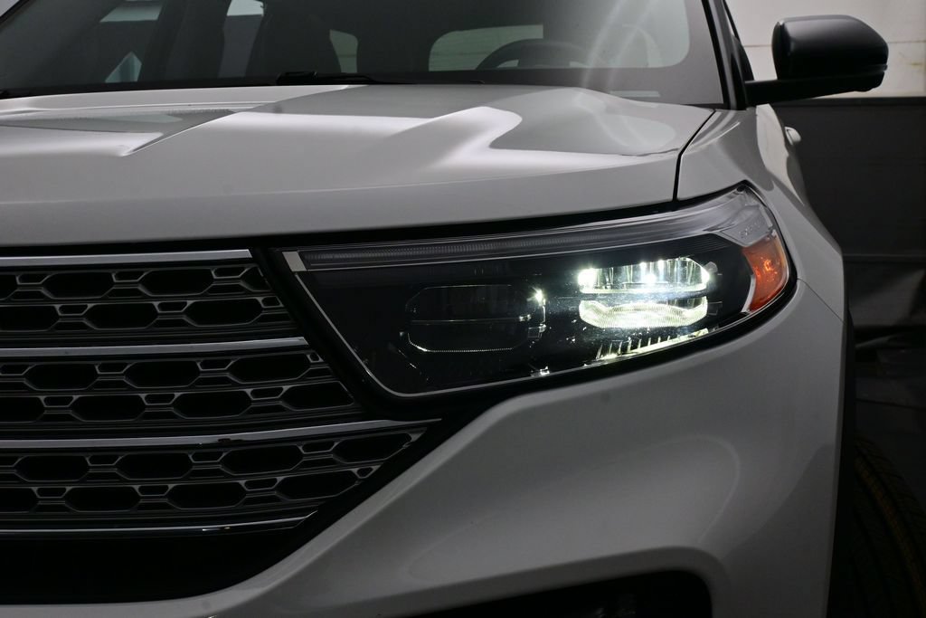 Used 2021 Ford Explorer Limited w/ Equipment Group 301A AWD/4WD image 42