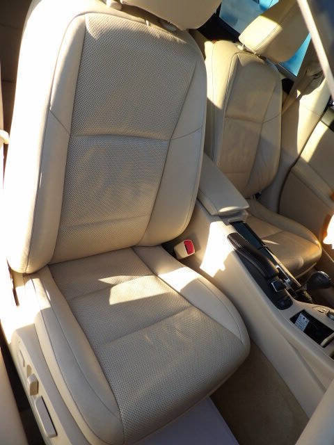 Used 2013 Lexus ES 300h w/ Luxury Pkg FWD image 25