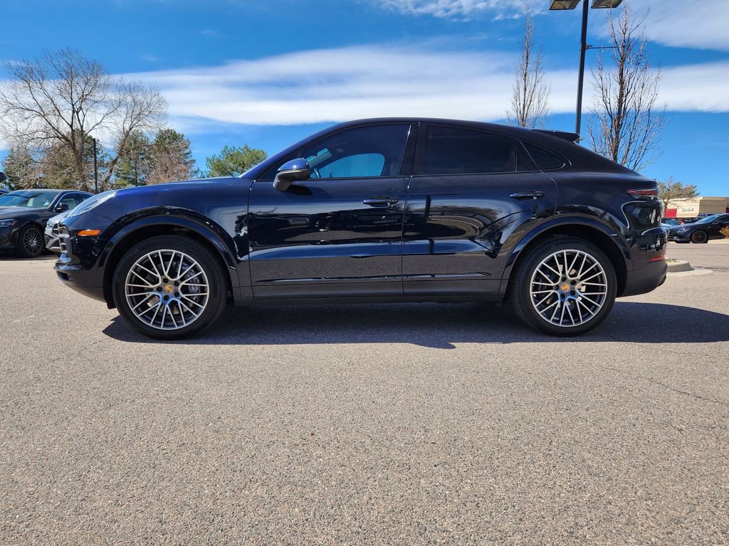 Used 2023 Porsche Cayenne Platinum Edition image 4