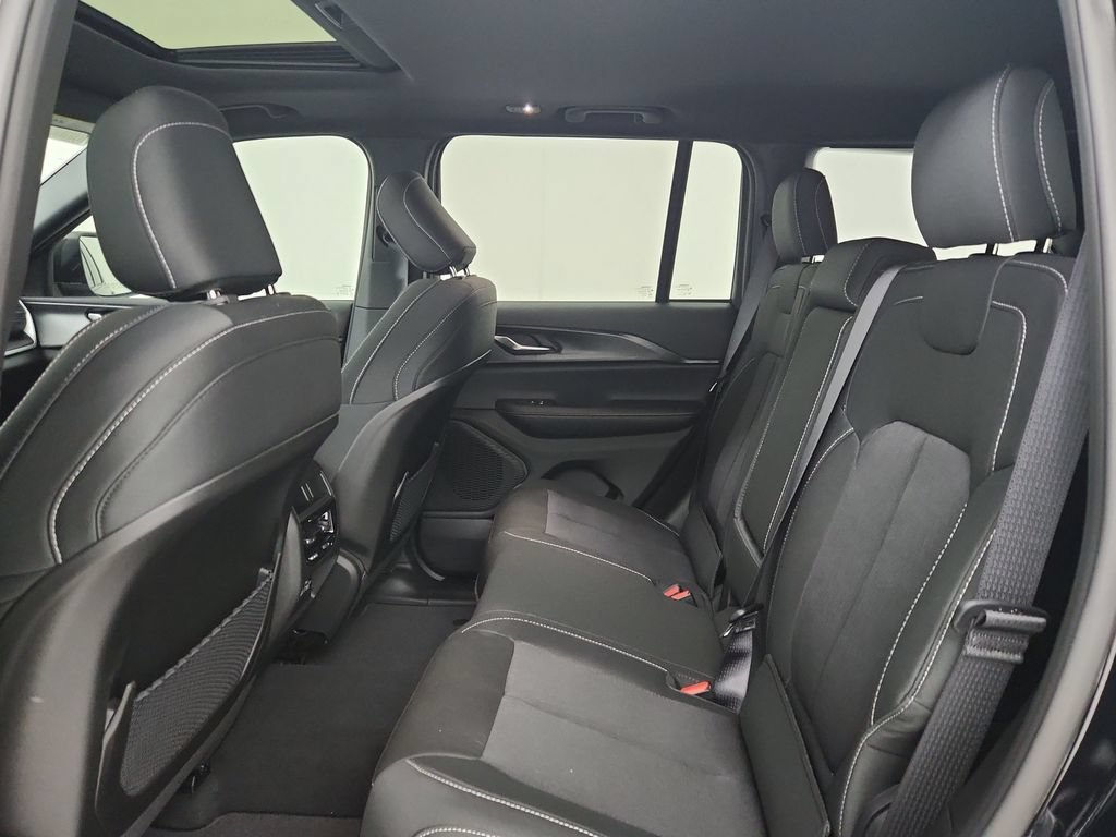 New 2026 Jeep Grand Cherokee Laredo X AWD/4WD image 31