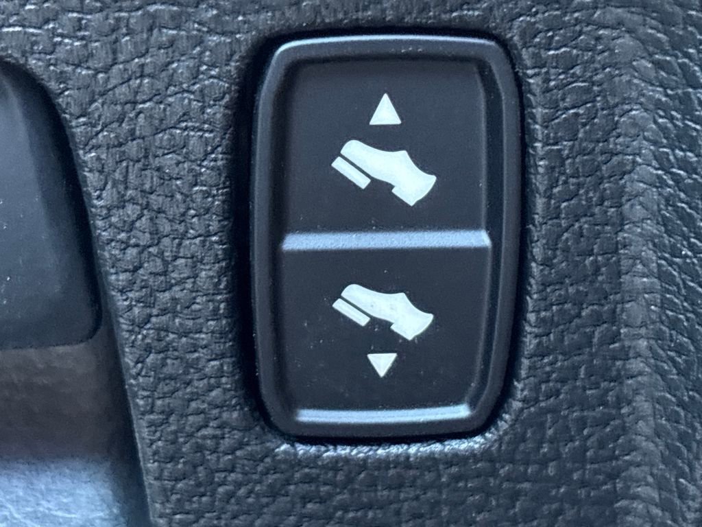 New 2026 RAM 1500 4x4 Crew Cab image 37
