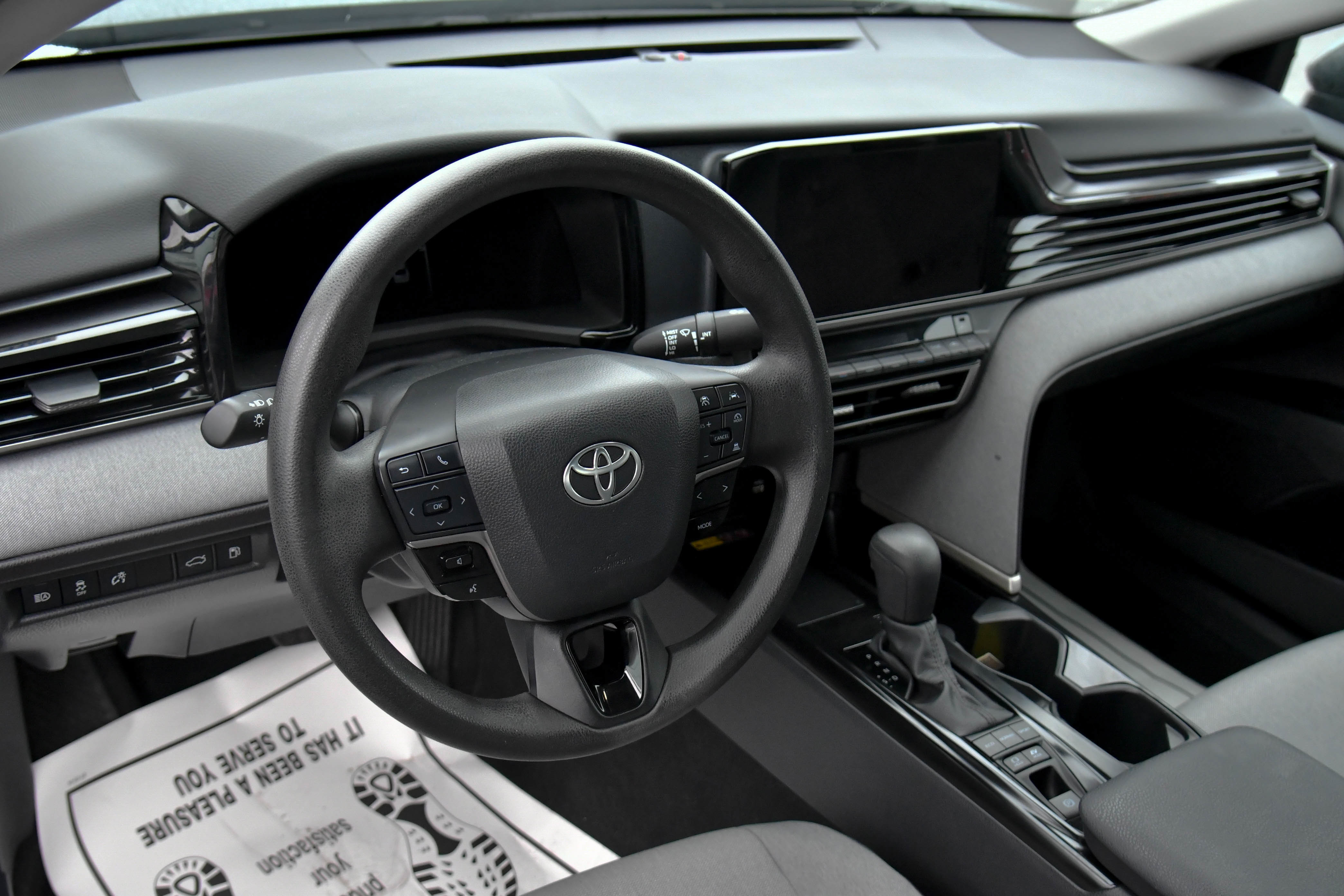 Used 2025 Toyota Camry LE image 16