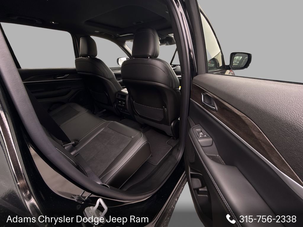 New 2026 Jeep Grand Cherokee Altitude AWD/4WD image 26