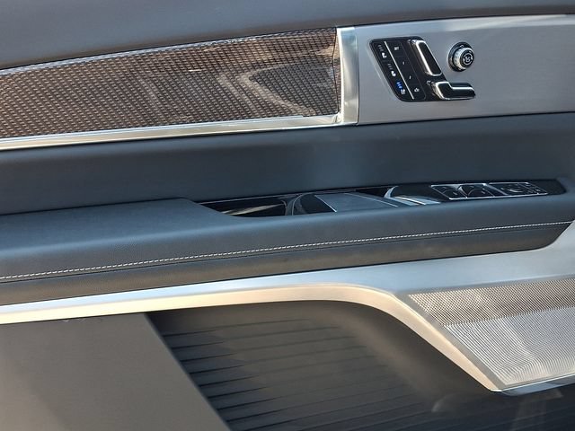 Certified 2026 Cadillac Vistiq Luxury AWD/4WD image 12