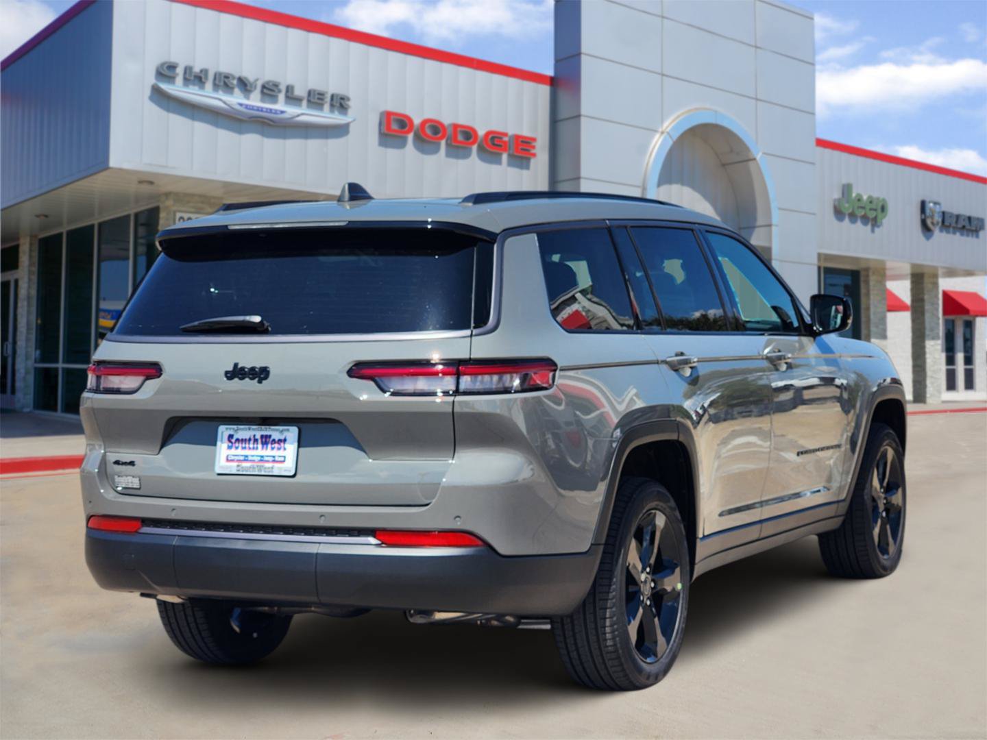 New 2027 Jeep Grand Cherokee L Limited w/ Limited Altitude Package AWD/4WD image 5