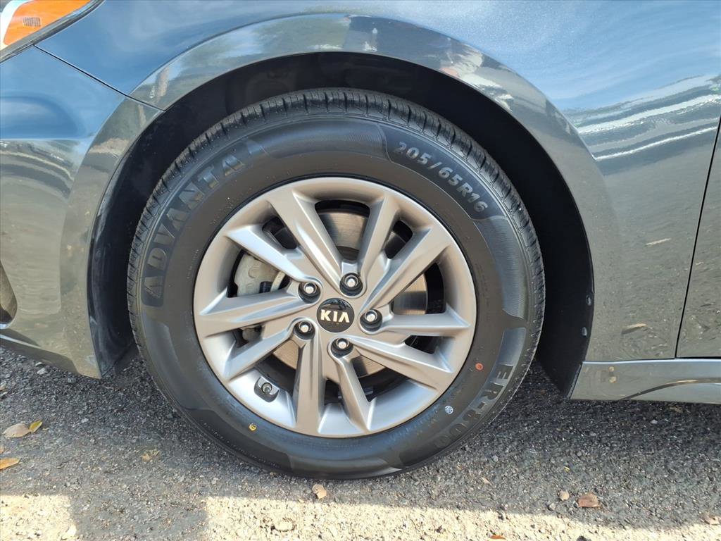 Used 2020 Kia Optima LX image 9