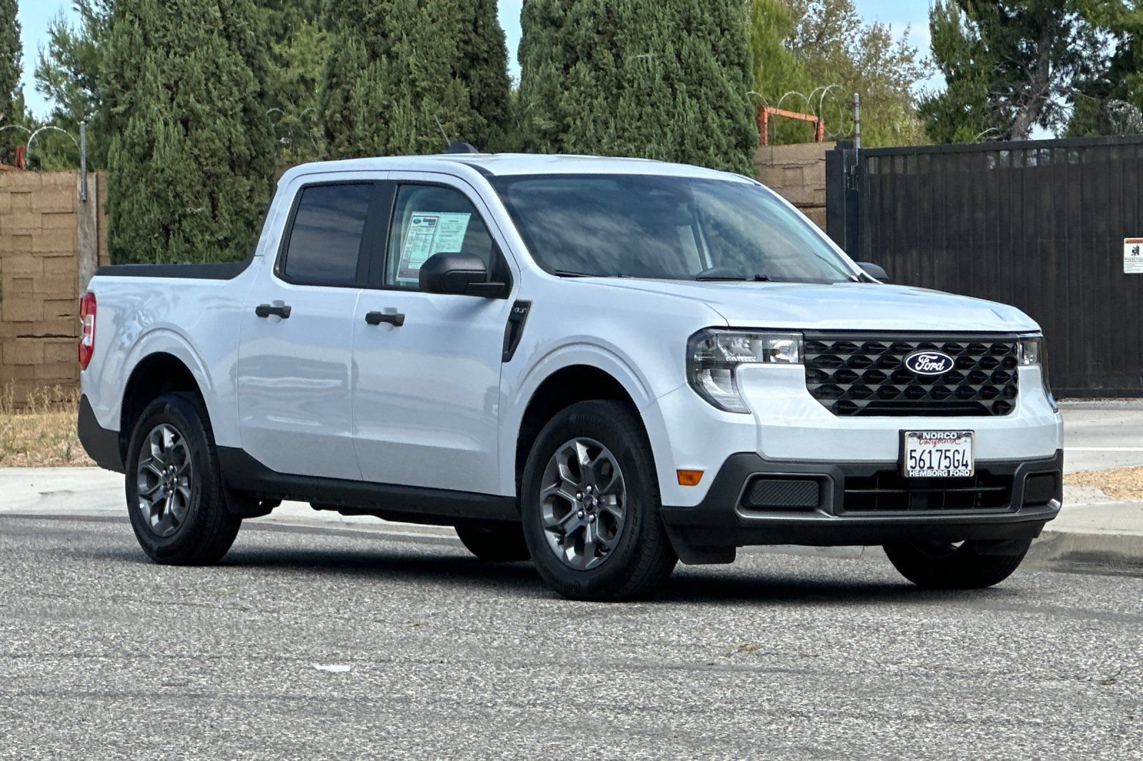 Used 2025 Ford Maverick XLT FWD image 2
