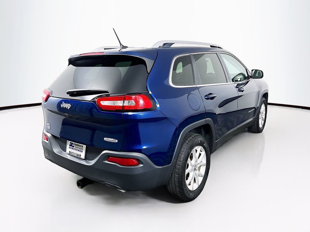 Used 2018 Jeep Cherokee Latitude w/ Cold Weather Group AWD/4WD image 7
