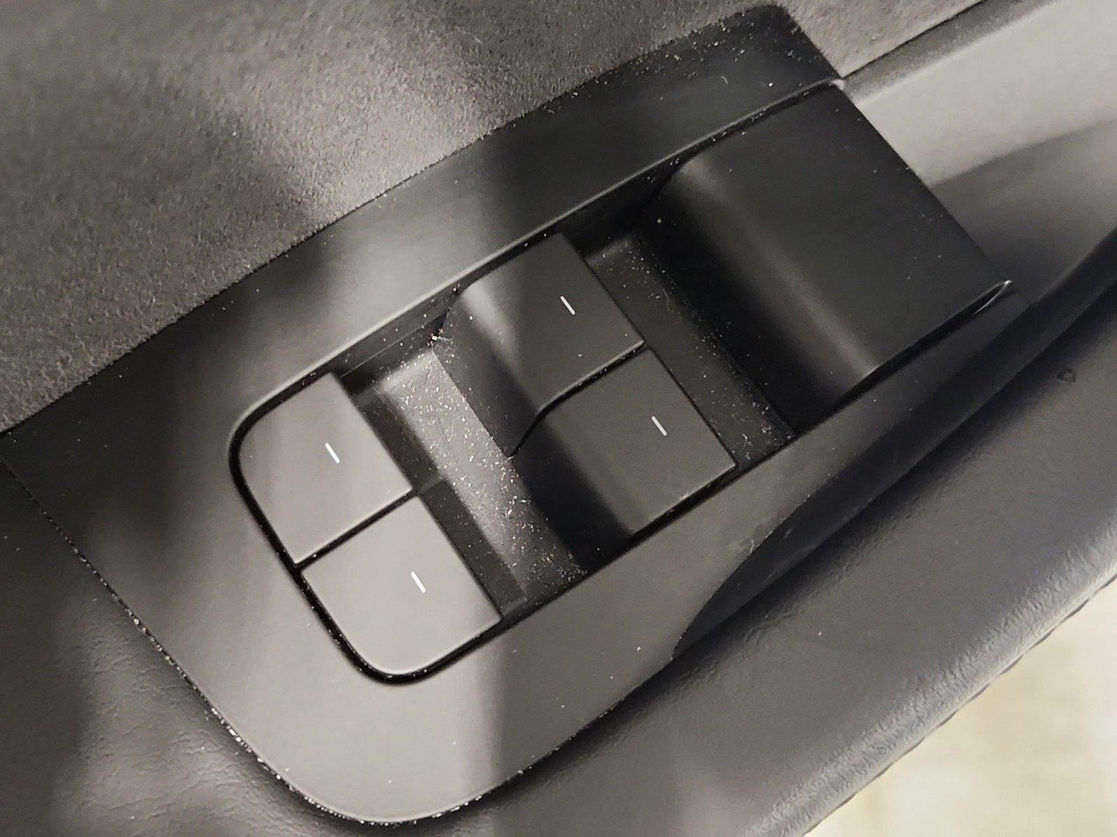 Used 2021 Tesla Model Y Long Range AWD/4WD image 23