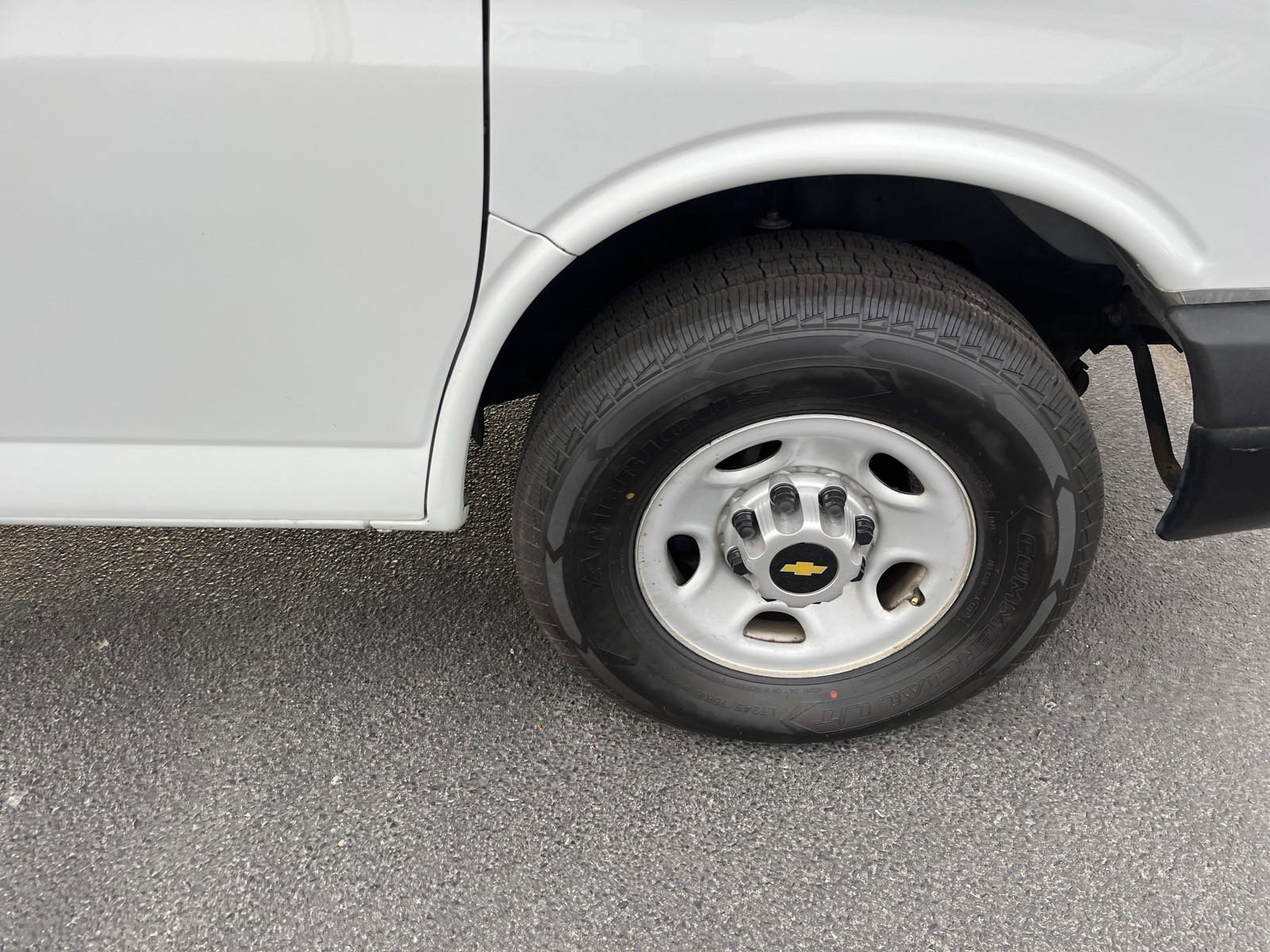 Used 2013 Chevrolet Express 2500 image 8