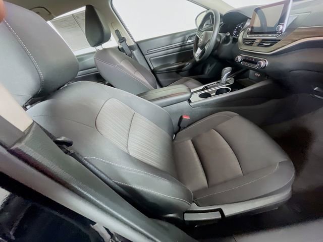 Used 2024 Nissan Altima 2.5 SV FWD image 27