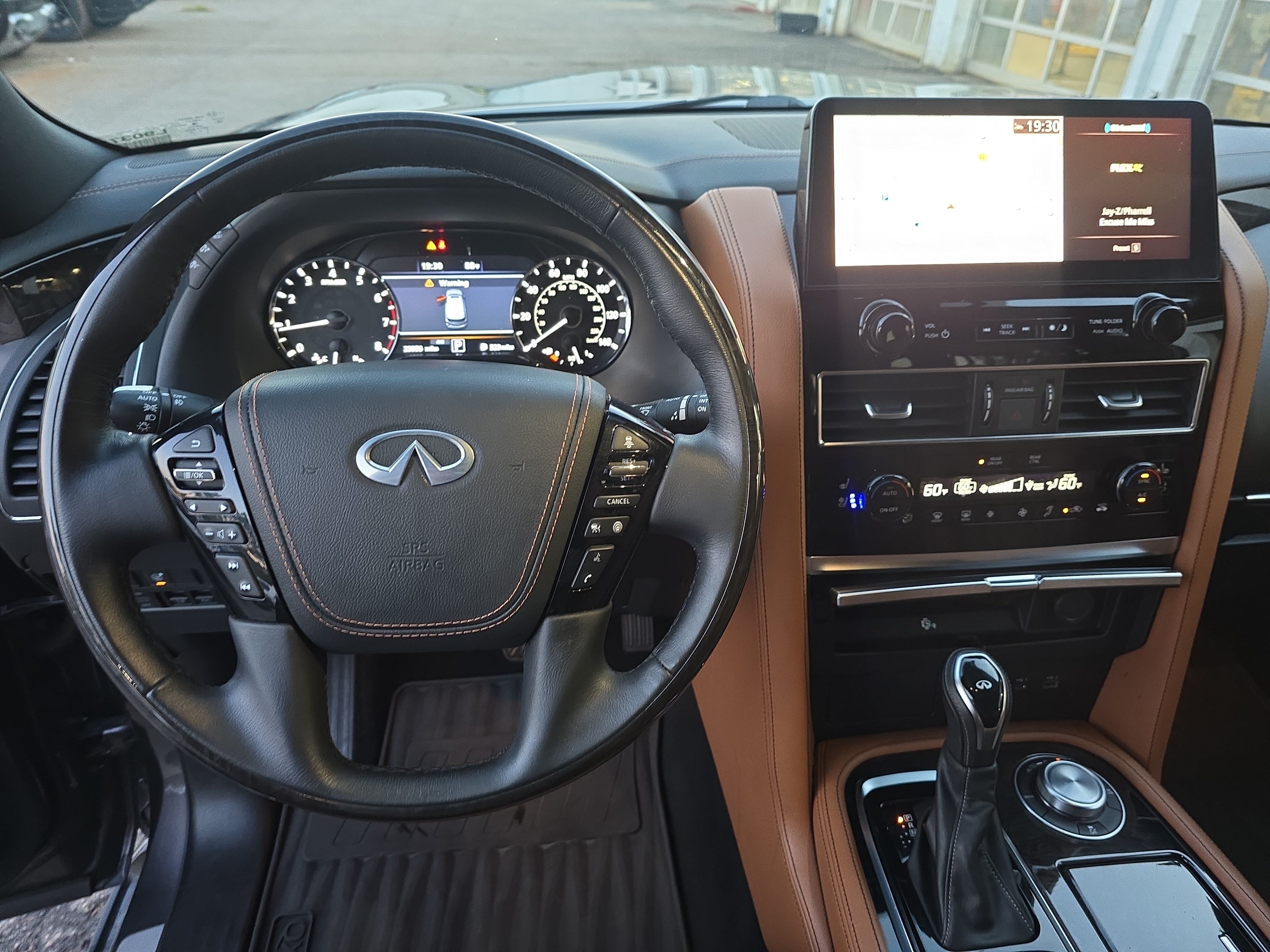 Used 2024 INFINITI QX80 Sensory w/ All-Season Package AWD/4WD image 16