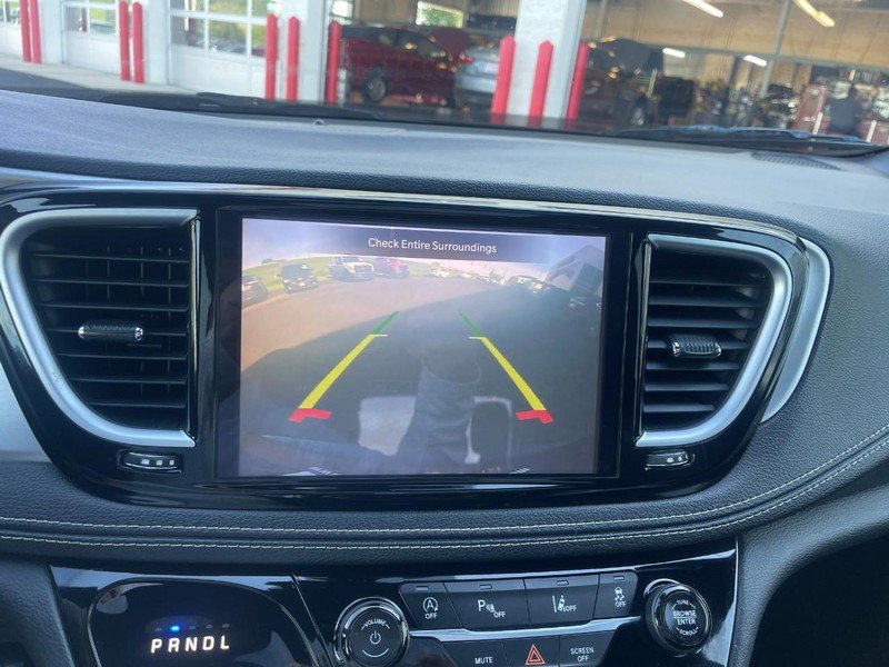 Used 2021 Chrysler Pacifica Limited w/ S Appearance Package AWD/4WD image 31