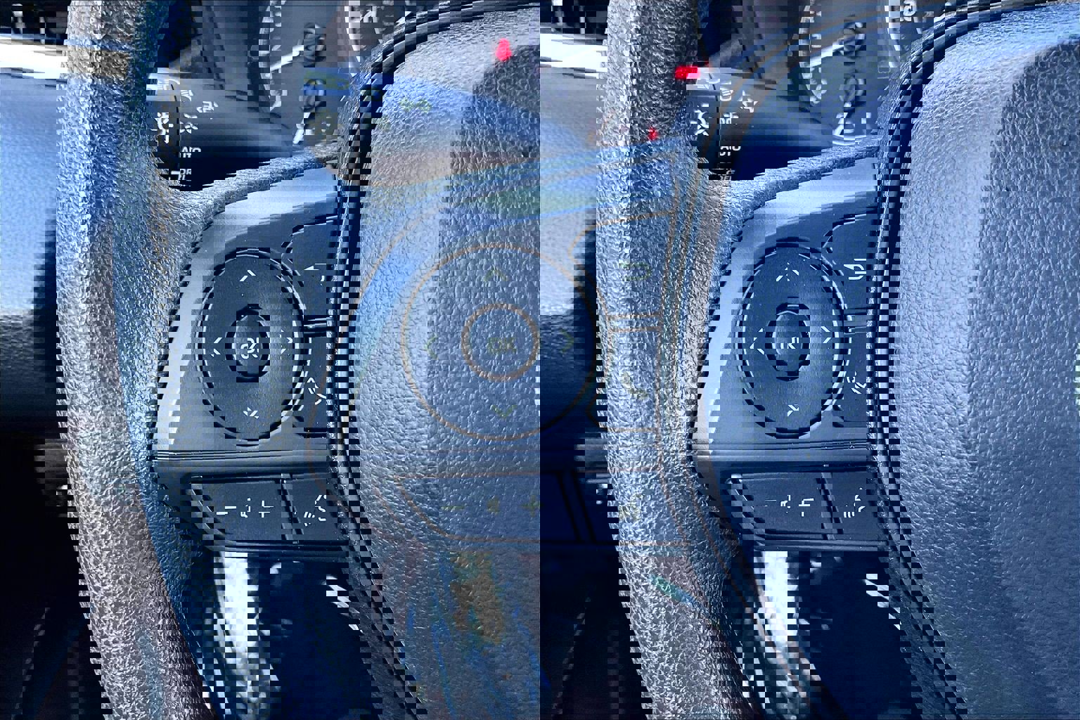 Used 2022 Toyota Corolla LE w/ LE Convenience Package image 17