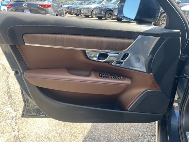 Certified 2025 Volvo V90 B6 Cross Country Ultra AWD/4WD image 26