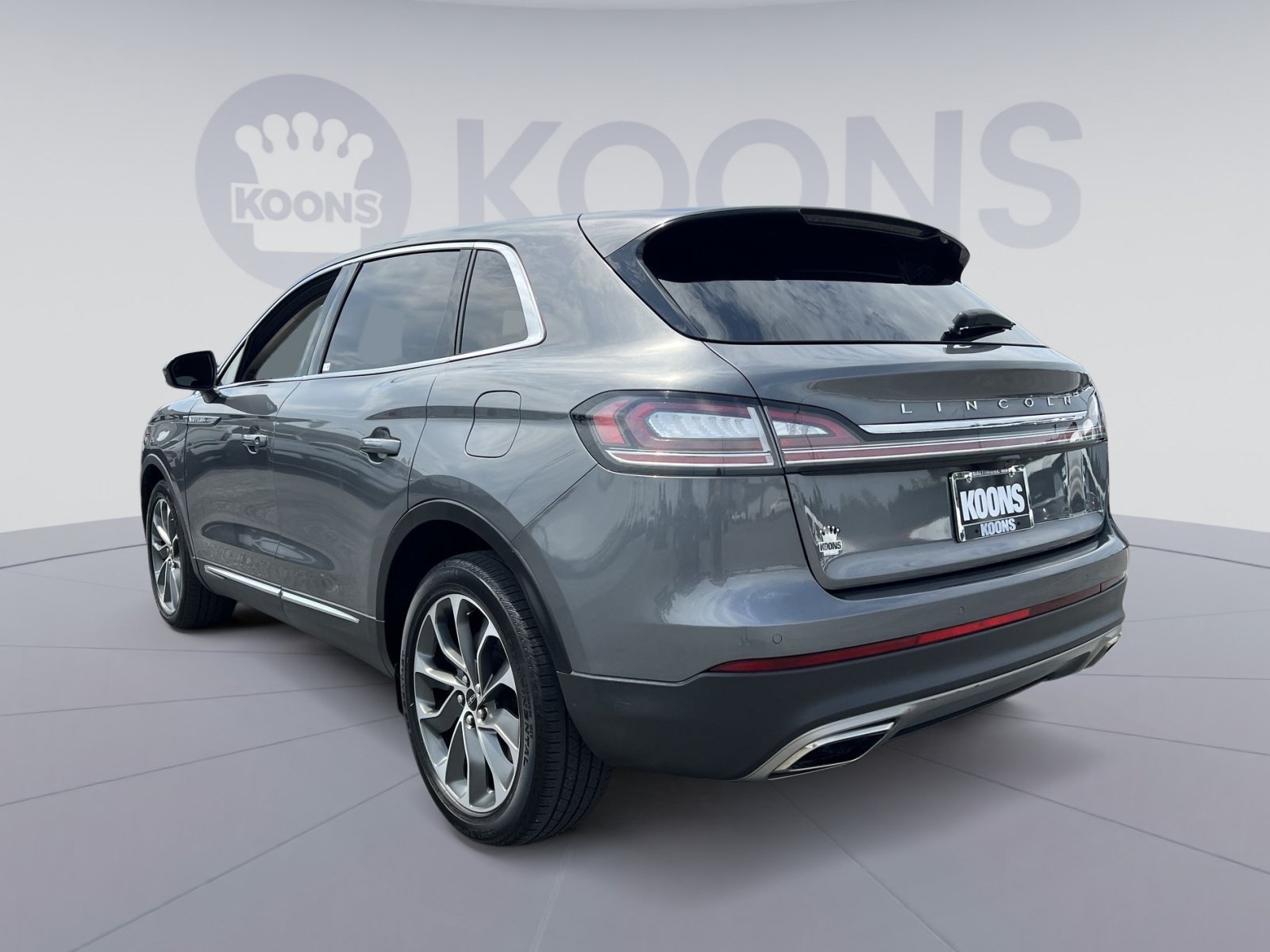 Used 2023 Lincoln Nautilus Reserve AWD/4WD image 4
