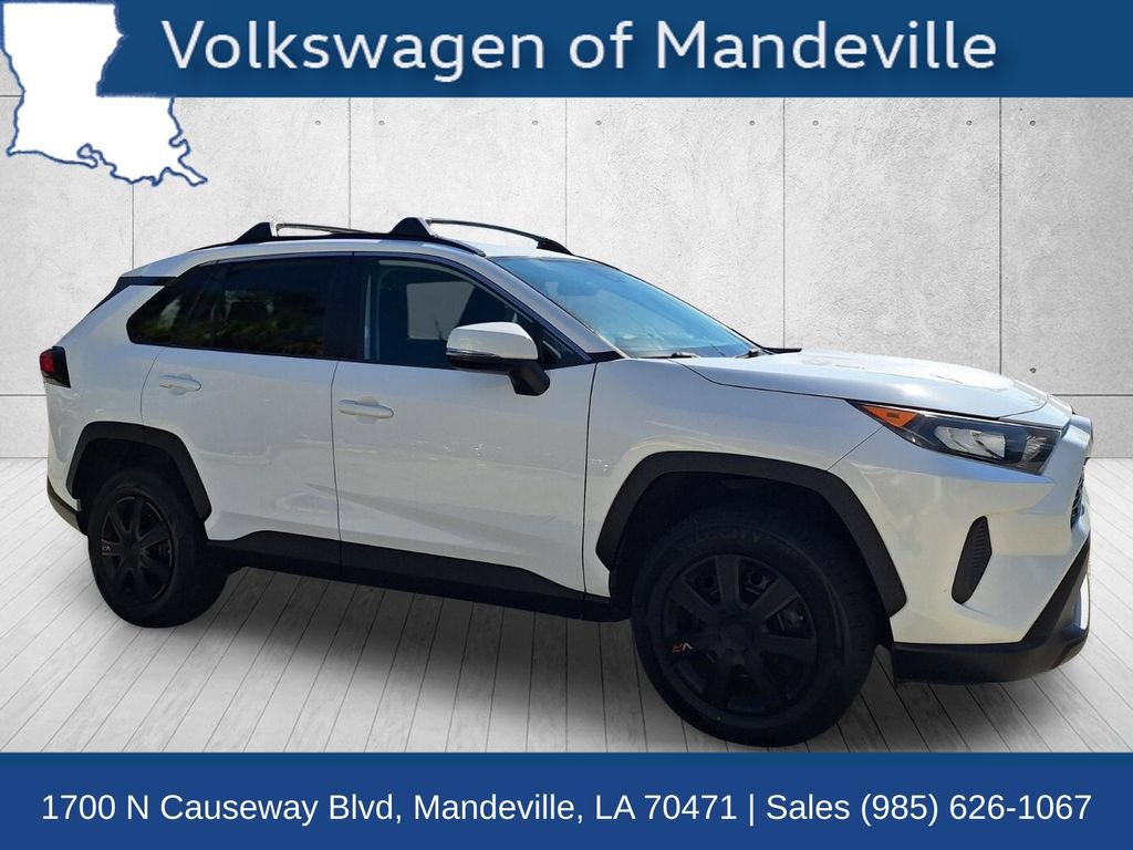 Used 2021 Toyota RAV4 LE FWD image 3
