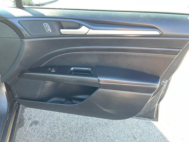 Used 2019 Ford Fusion Titanium FWD image 39