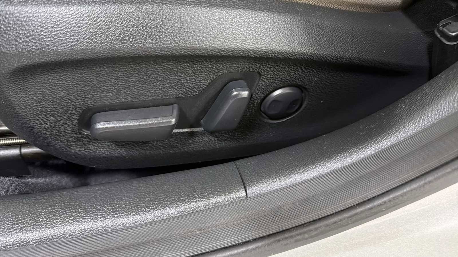 Used 2015 Hyundai Sonata Limited FWD image 14