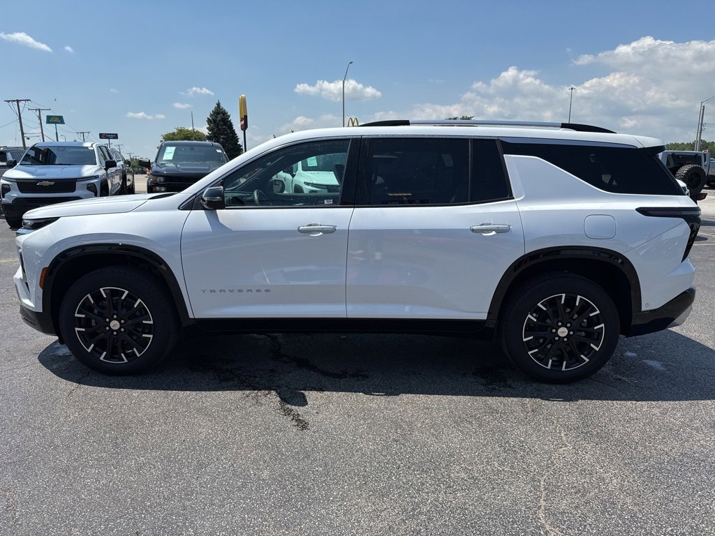 Used 2024 Chevrolet Traverse RS image 7