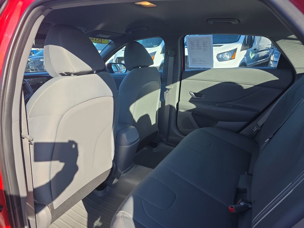 Used 2022 Hyundai Elantra SEL image 22