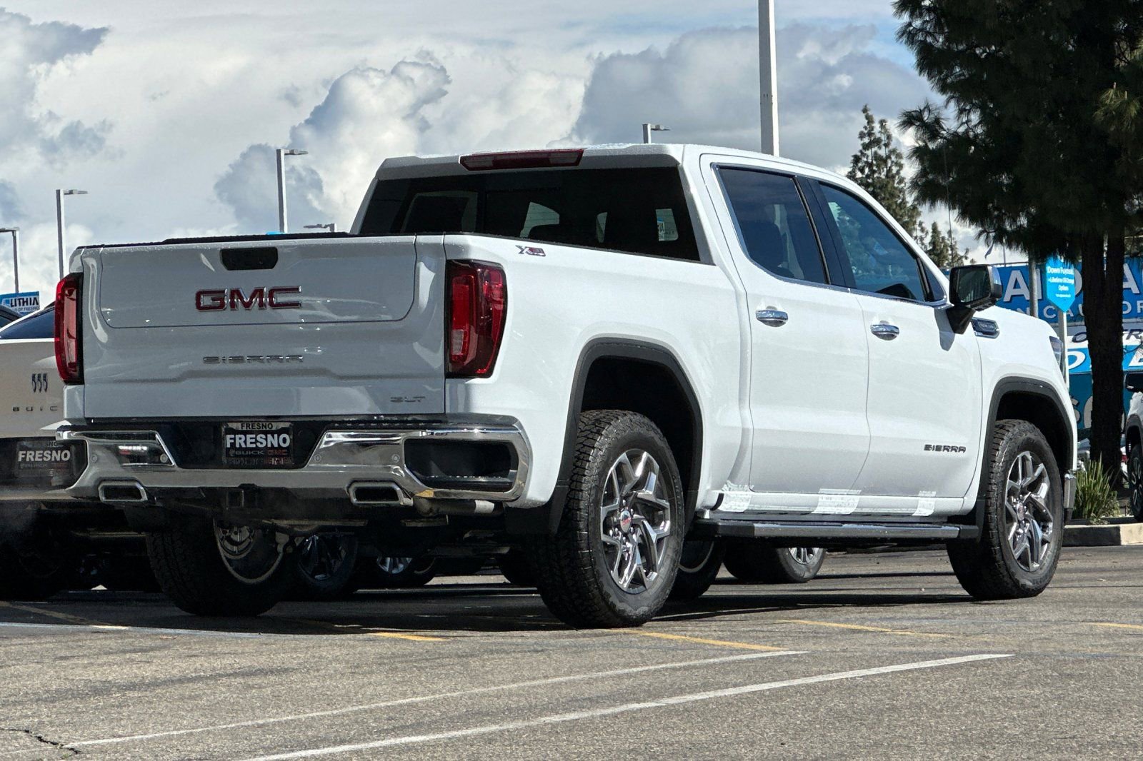 New 2026 GMC Sierra 1500 SLT w/ SLT Premium Plus Package image 5