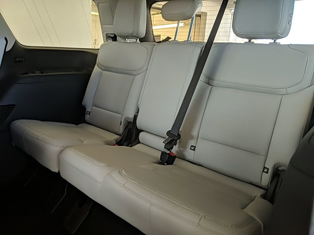 Used 2025 Ford Expedition Platinum image 16
