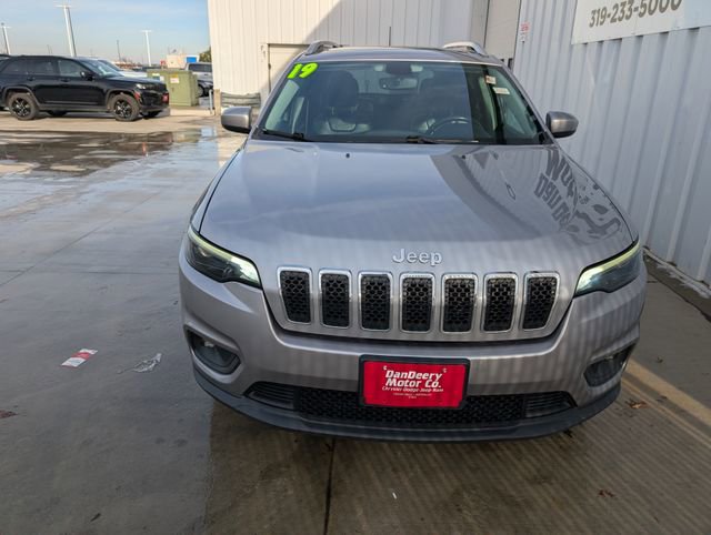 Used 2019 Jeep Cherokee Latitude Plus w/ Comfort/Convenience Group image 35