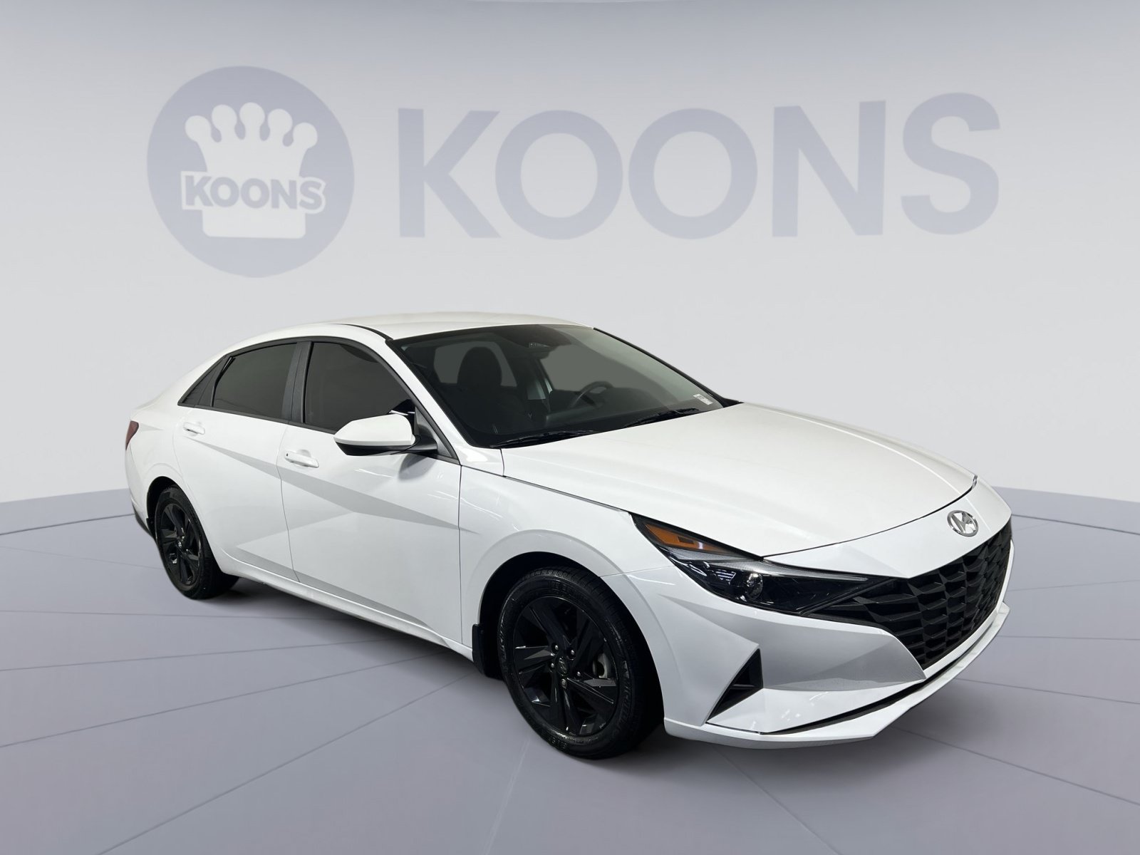 Used 2023 Hyundai Elantra SEL FWD image 2