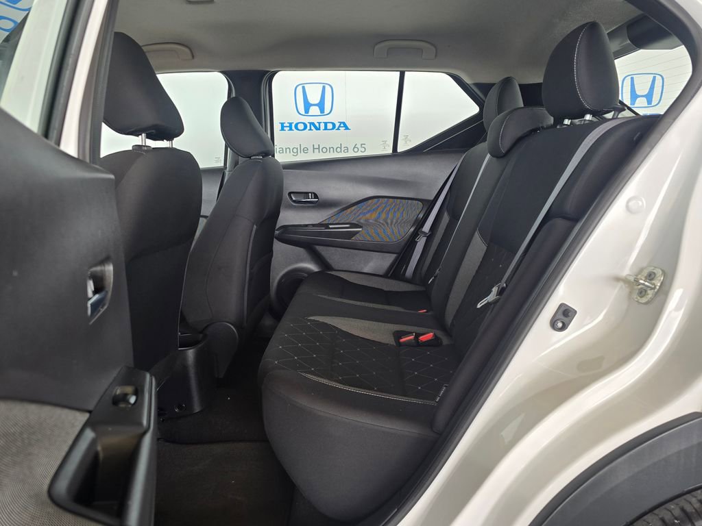 Used 2020 Nissan Kicks SV FWD image 13