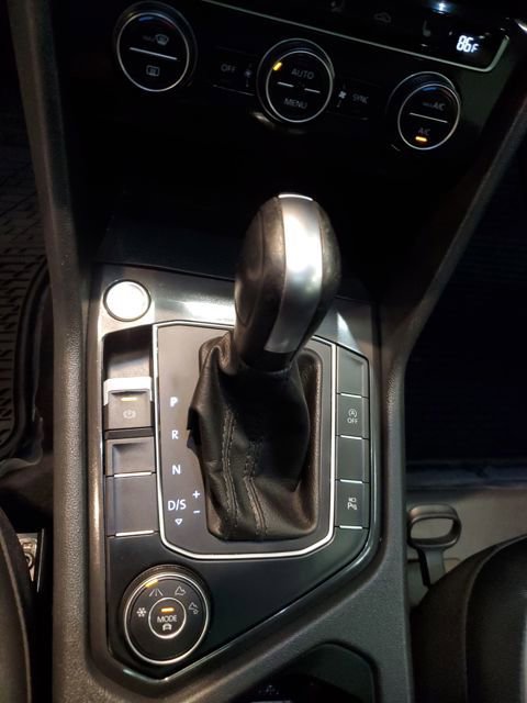 Used 2020 Volkswagen Tiguan SEL Premium R-Line w/ 3rd Row Seat Package image 25