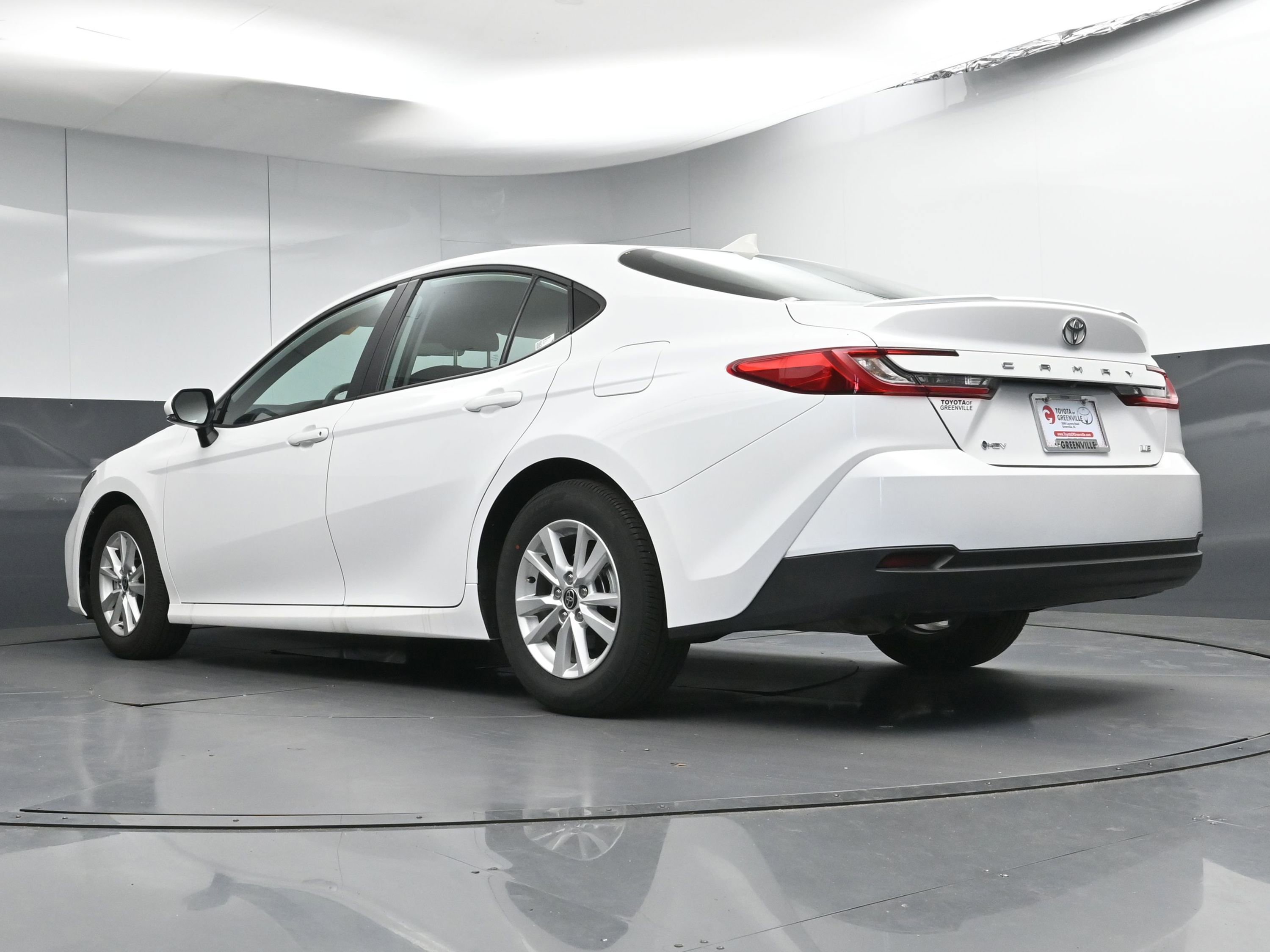 Used 2025 Toyota Camry LE w/ Convenience Package image 31