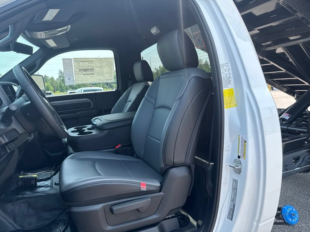 New 2026 RAM 5500 Tradesman w/ Chrome Appearance Group AWD/4WD image 22