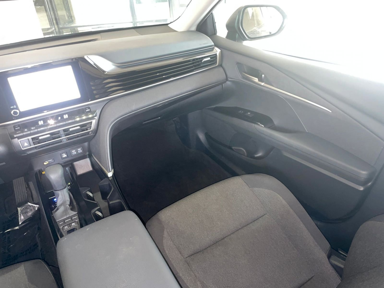 Used 2025 Toyota Camry LE image 34