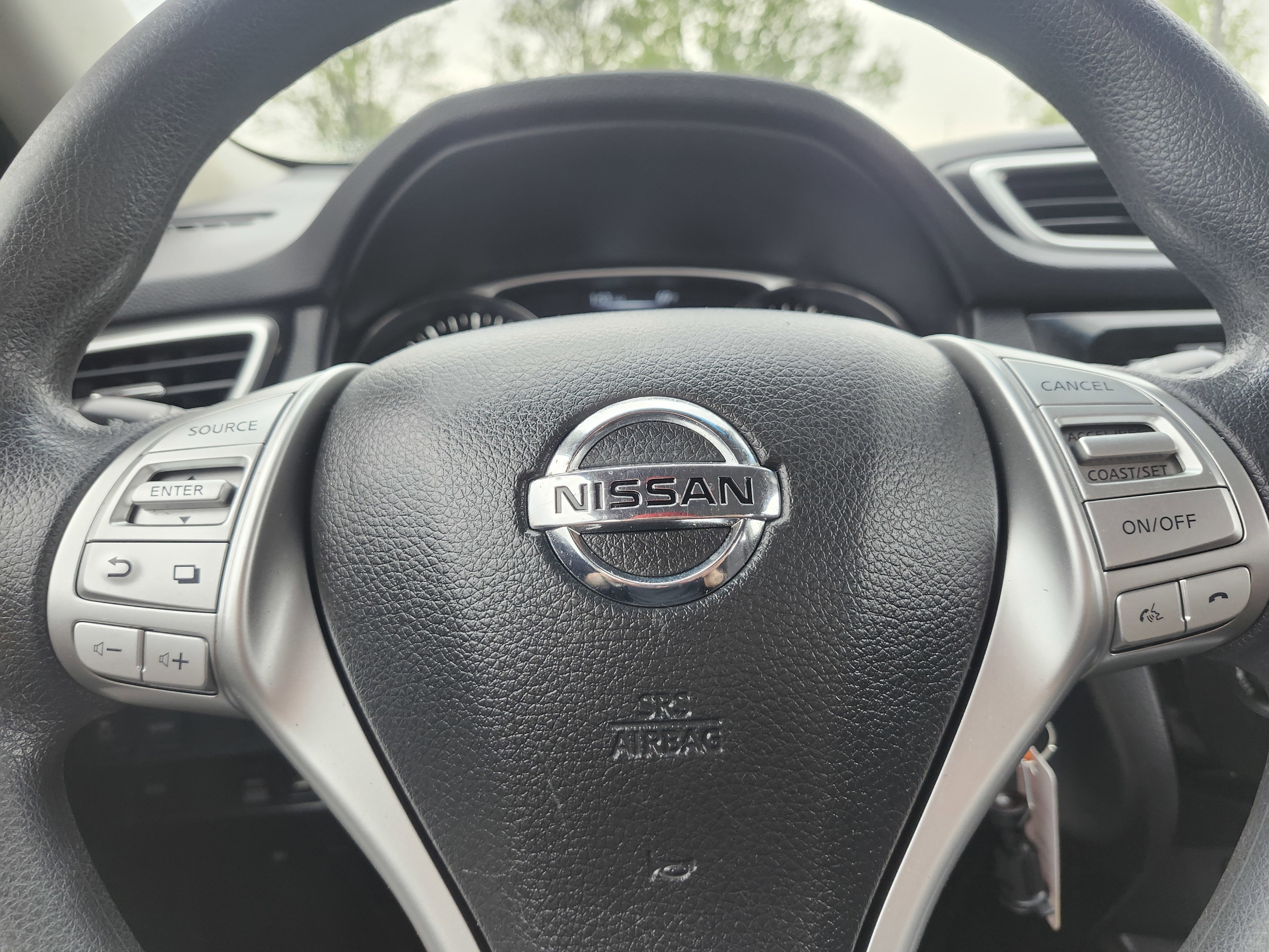 Used 2015 Nissan Rogue S AWD/4WD image 24